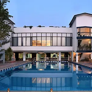 **** Resort Western Country Club India