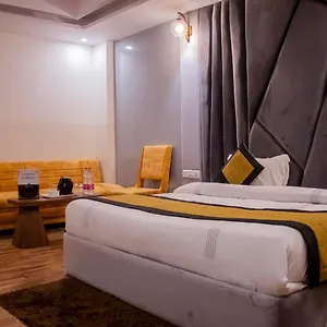 **** Hotel Airport India